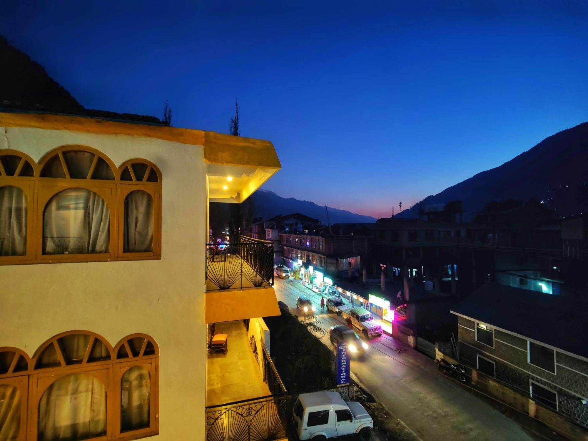 Surya International Hotel Manali Near Mall Road Exterior photo