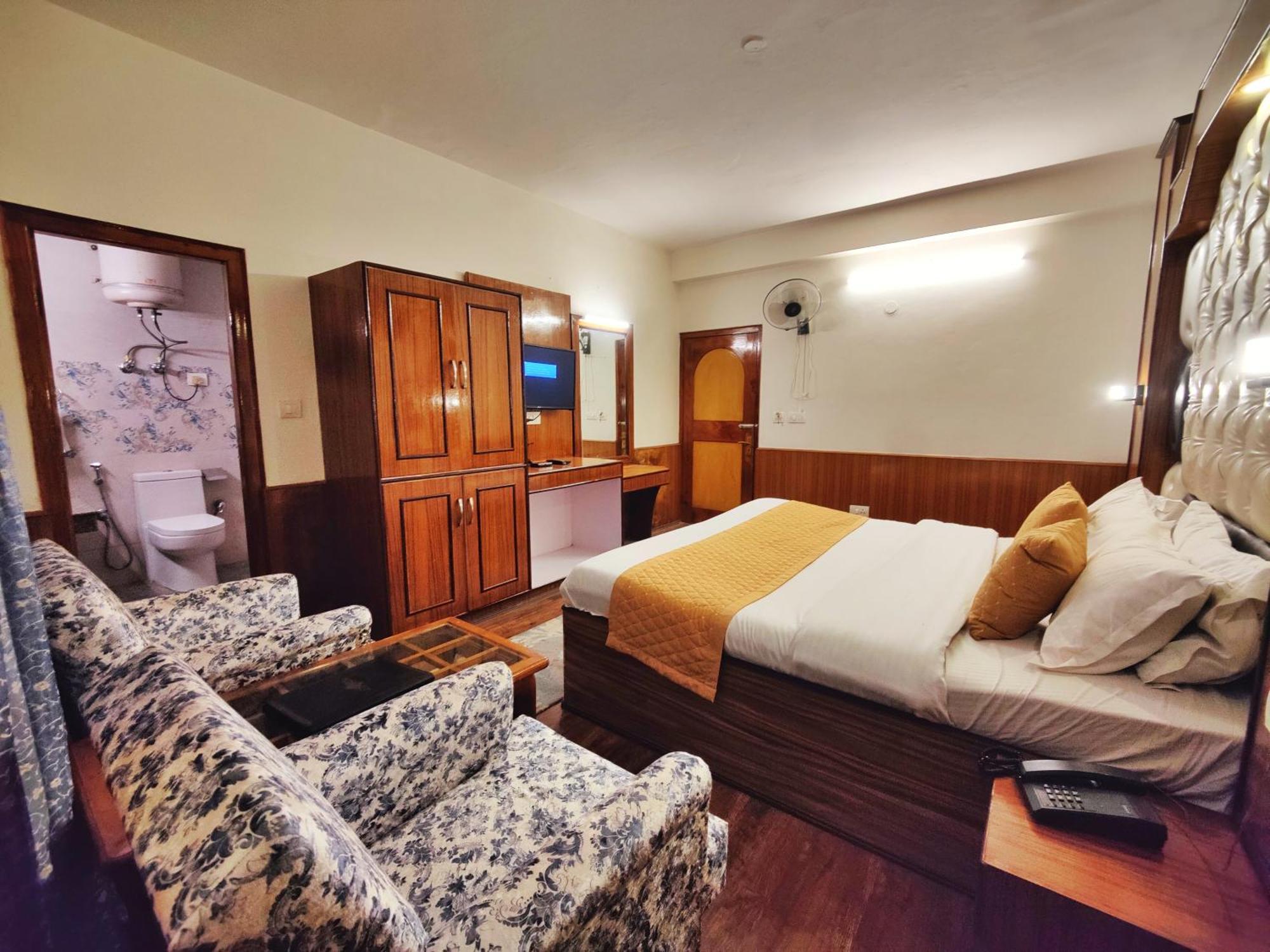 Surya International Hotel Manali Near Mall Road Exterior photo