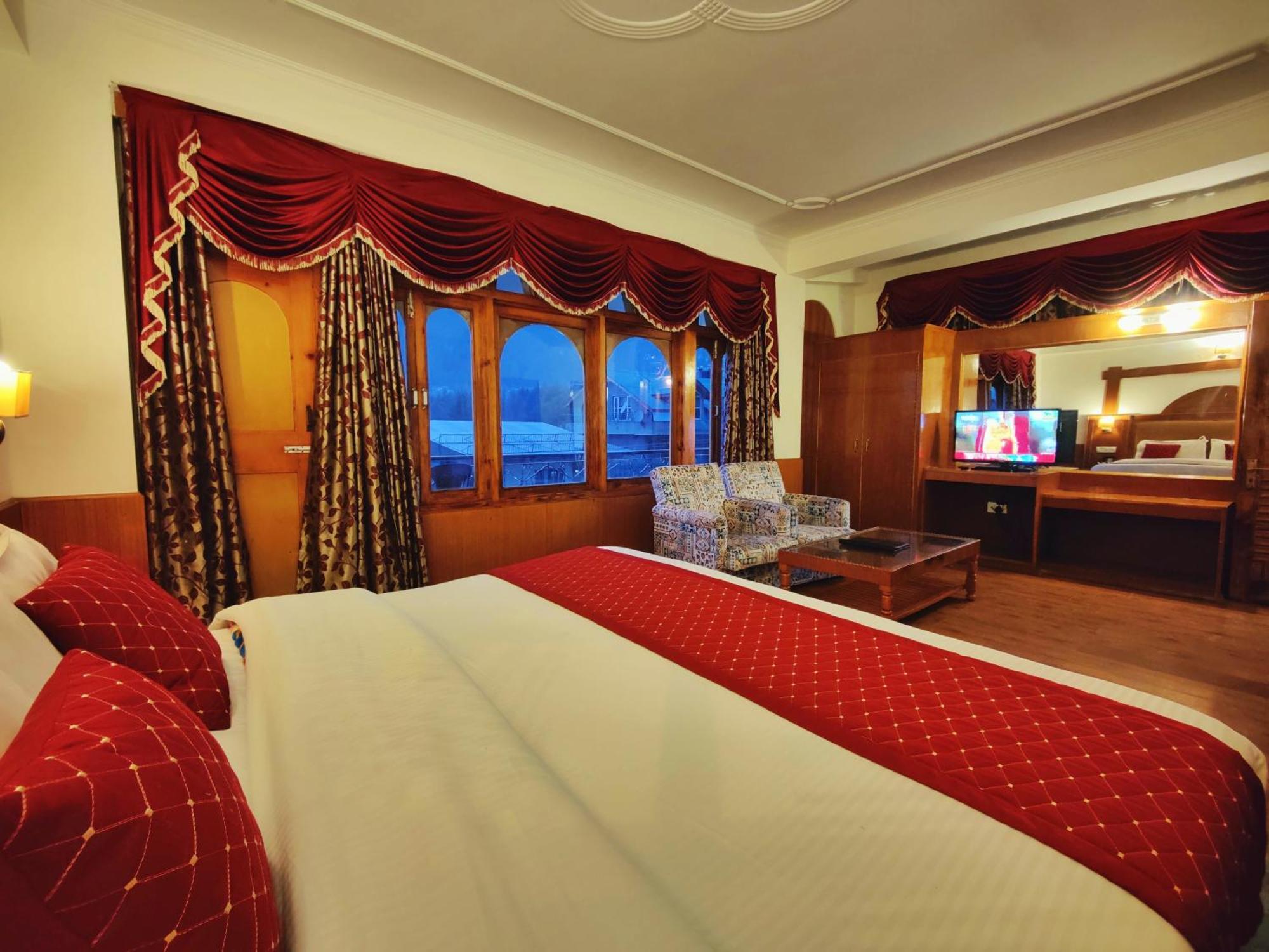 Surya International Hotel Manali Near Mall Road Exterior photo