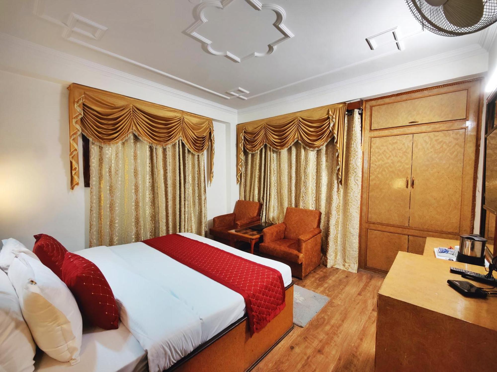 Surya International Hotel Manali Near Mall Road Exterior photo
