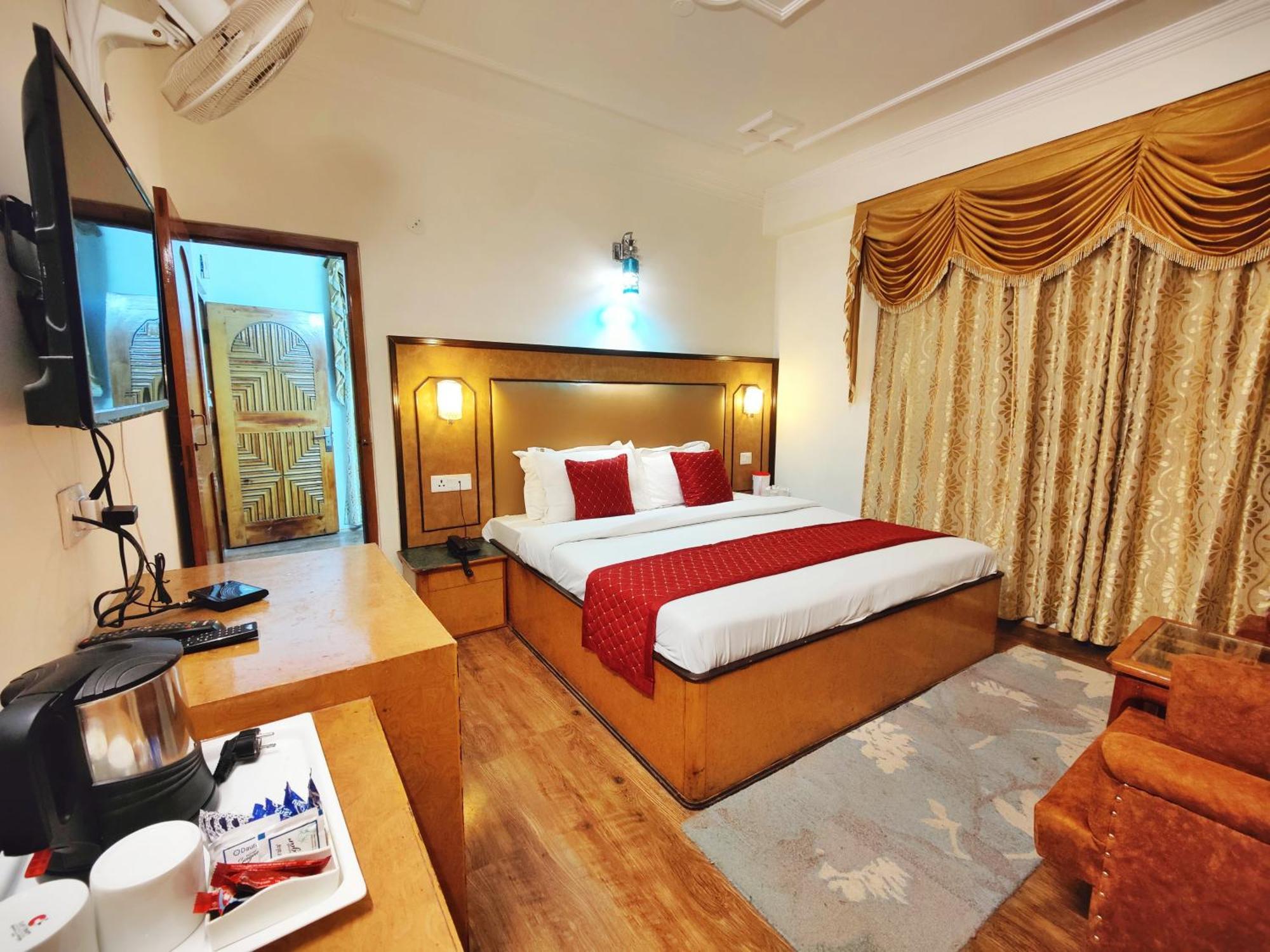 Surya International Hotel Manali Near Mall Road Exterior photo