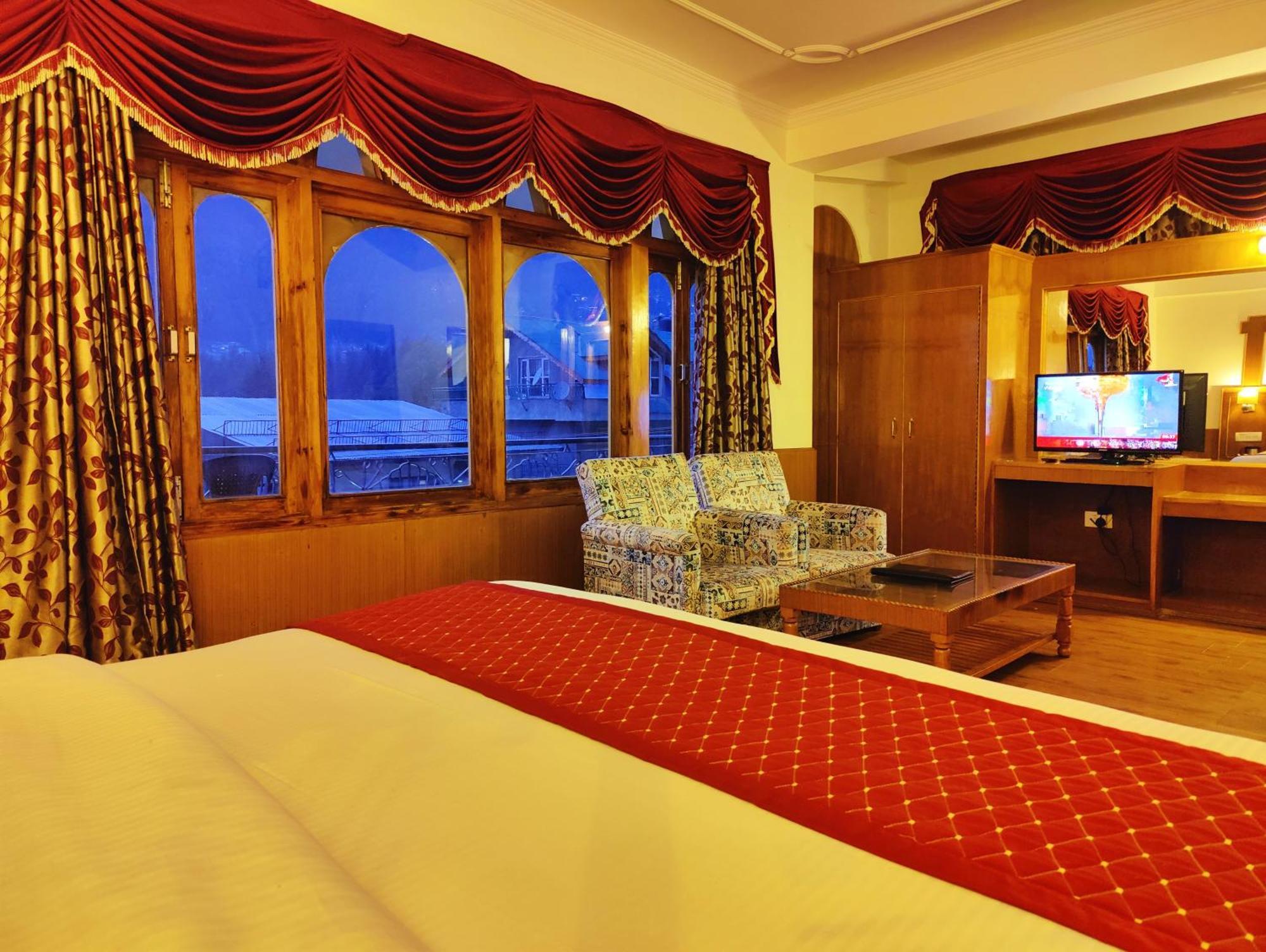 Surya International Hotel Manali Near Mall Road Exterior photo