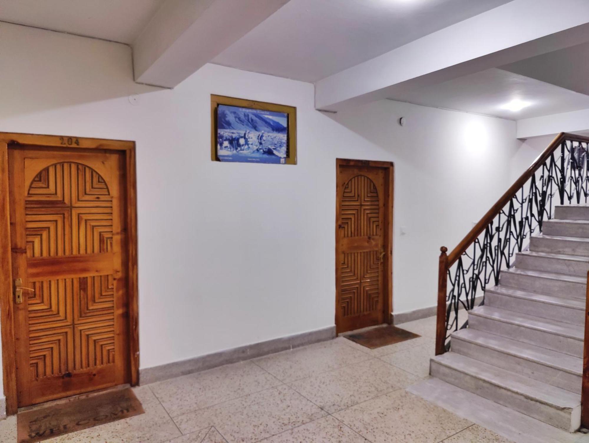 Surya International Hotel Manali Near Mall Road Exterior photo