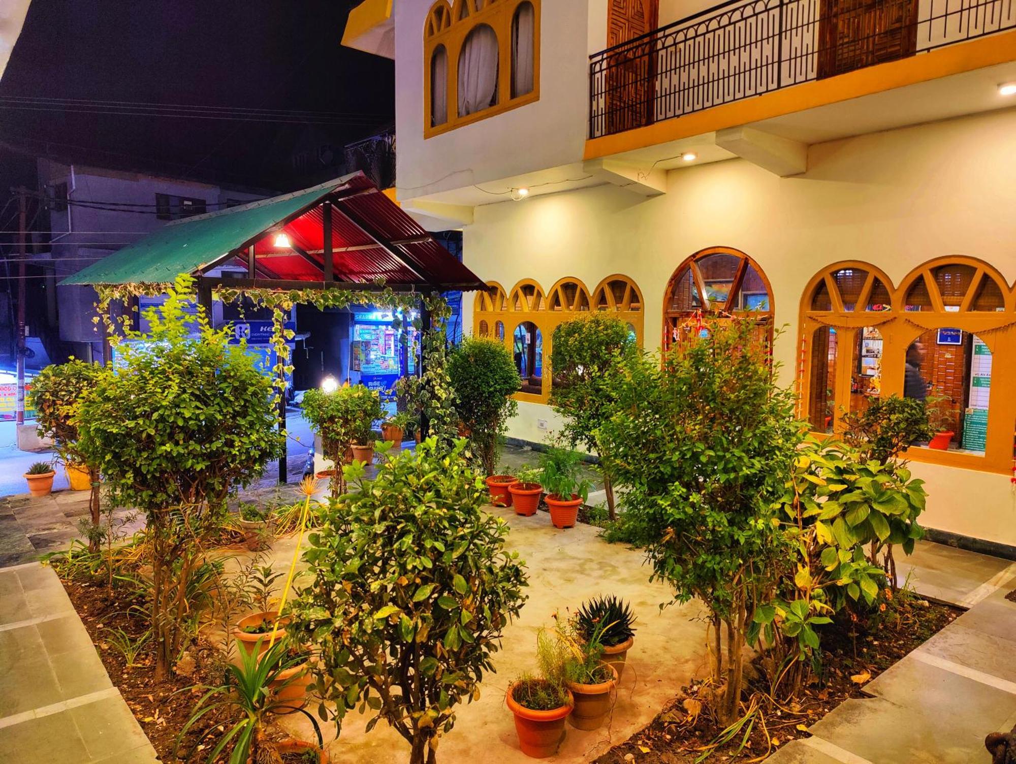 Surya International Hotel Manali Near Mall Road Exterior photo
